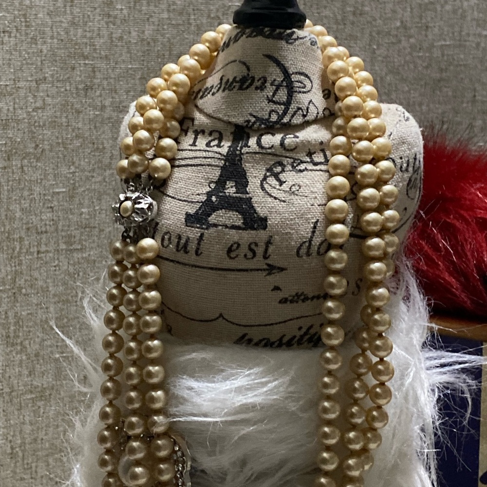 Elegant Pearl Necklace